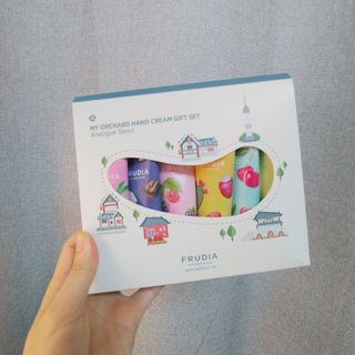 [후르디아] 골라쓰는 과즙향 핸드크림 기프트세트 — 4점을 준 리뷰어가 2024년 1월 올린 사용 사진