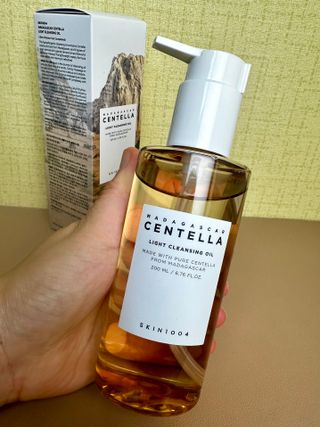 스킨1004 [SKIN1004] 마다가스카르 센텔라 라이트 클렌징 오일 200ml — 5점을 준 리뷰어가 2024년 7월 올린 사용 사진