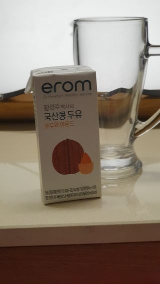 이롬 erom 황성주박사의 국산콩 두유 호두와 아몬드 — 5점을 준 리뷰어가 2020년 12월 올린 사용 사진