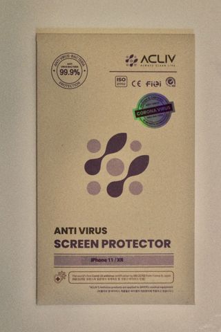 아클리브 Eco 항균 항바이러스 액정 보호필름(iPhone) — 5점을 준 리뷰어가 2022년 8월 올린 사용 사진