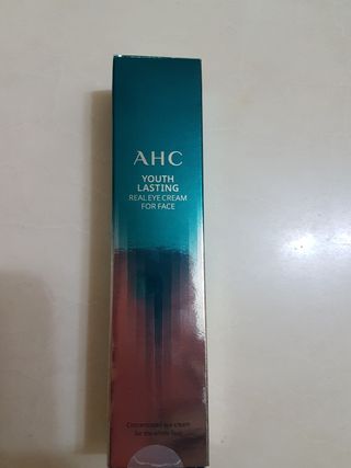 [NEW 탄력유턴 아이크림] AHC 유스 래스팅 리얼 아이크림 포 페이스 — 5점을 준 리뷰어가 2021년 4월 올린 사용 사진