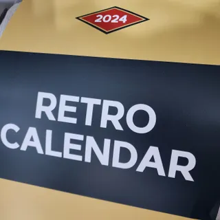 리훈 2024년 레트로 달력 벽달력 + 탁상달력 — 5점을 준 리뷰어가 2023년 9월 올린 사용 사진