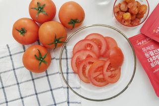 레드닥터 완숙토마토 + 통째로 동결건조한 대추방울토마토 — 5점을 준 리뷰어가 2022년 11월 올린 사용 사진