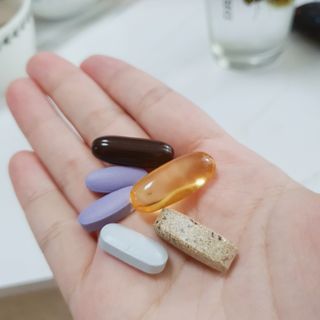 Swisse 스위스 고함량 프로폴리스 2,000mg 210정 — 5점을 준 리뷰어가 2021년 11월 올린 사용 사진