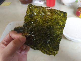 [해림맛김] 들기름에 구운 바삭바삭 김 4종 세트 + 1종 랜덤발송 총5개입 — 5점을 준 리뷰어가 2021년 2월 올린 사용 사진