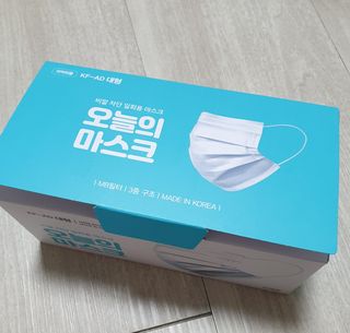 [심폐소생소] 오늘의마스크 KF-AD 비말차단 황사 여름용 마스크 — 5점을 준 리뷰어가 2021년 8월 올린 사용 사진