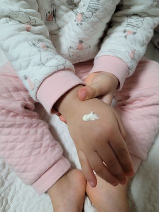 mom e 맘이 내추럴 베이비 케어 크림+바디오일 — 4.5점을 준 리뷰어가 2021년 1월 올린 사용 사진