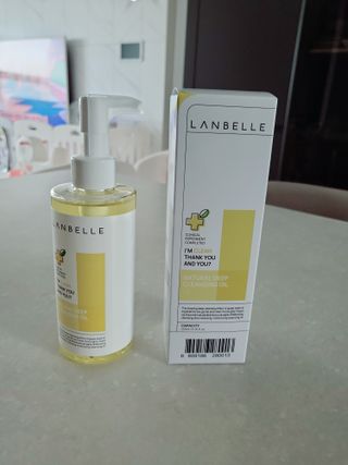 랑벨 내츄럴 딥 클렌징 오일 200ml (저자극 약산성 천연 클렌징) — 5점을 준 리뷰어가 2022년 5월 올린 사용 사진