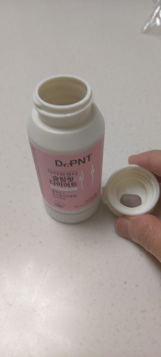 닥터피엔티 [Dr.PNT] 하루 2알로 건강한 다이어트! 한겨울에도 체지방만 쏙~ 슬림핏 다이어트 — 4점을 준 리뷰어가 2023년 3월 올린 사용 사진