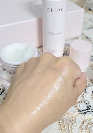 프리마인 바르기만 하면 철벽 스킨케어+24시간 마스크팩 효과. 셀라브 리제너레이팅 시스템 부스터+크림 세트 — 5점을 준 리뷰어가 2023년 7월 올린 사용 사진