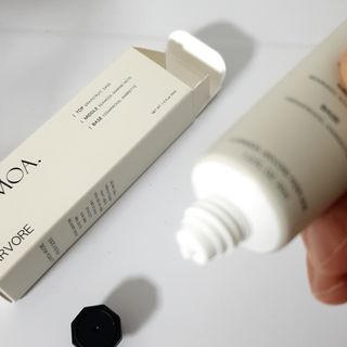 러브모아 향수 고체향수 승무원 고체향수 바르는 향수 니치향수 도손 우드세이지 앤 씨솔트 — 3점을 준 리뷰어가 2022년 11월 올린 사용 사진
