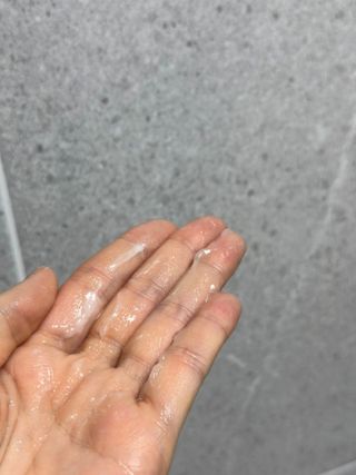 오투에니원 인컨보 바디 퍼퓸 샤워 젤 200ml — 5점을 준 리뷰어가 2023년 2월 올린 사용 사진