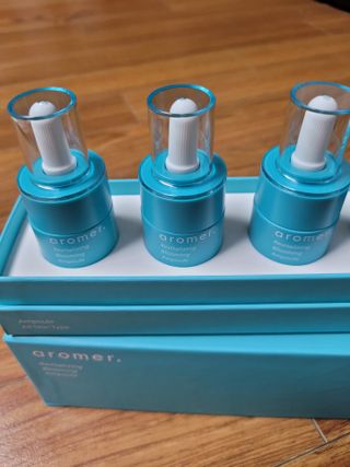 아로메르 리바이탈라이징 블루밍 앰플 10ml x 4ea — 5점을 준 리뷰어가 2021년 8월 올린 사용 사진