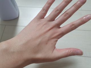 [과일나라] 바세린 모이스처 바디로션 1000ml 2종 — 4.5점을 준 리뷰어가 2021년 10월 올린 사용 사진