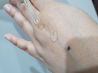 에센느 닥터 멜라닌 화이트닝 앰플 — 5점을 준 리뷰어가 2023년 4월 올린 사용 사진