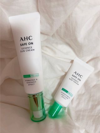 [AHC] 세이프온 에센스 선크림 올리브영 스페셜 증정 기획세트 — 5점을 준 리뷰어가 2022년 6월 올린 사용 사진