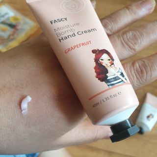 파시 FASCY 高保湿ハンドクリーム40ml+80ml セット — 5점을 준 리뷰어가 2021년 6월 올린 사용 사진