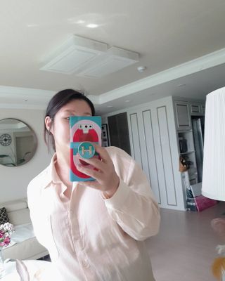 아르보노브라 아르보노 낮노밤노 셔츠 — 5점을 준 리뷰어가 2021년 5월 올린 사용 사진