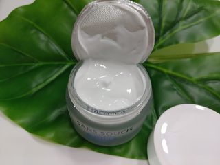 산수시 아쿠아 베네핏 24h 수부지 물광 속건조 수분크림 50ml — 5점을 준 리뷰어가 2021년 6월 올린 사용 사진