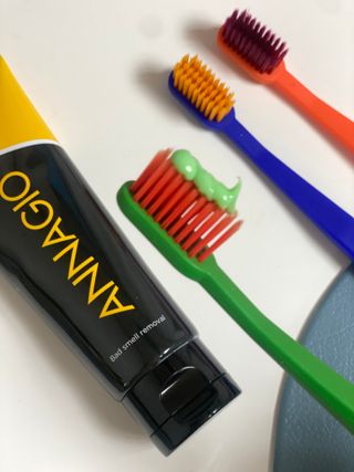 [지오클린] 안나지오 구취케어  기능성 치약 칫솔 세트 (칫솔 5 개+치약 100g 1 개 ) — 5점을 준 리뷰어가 2022년 6월 올린 사용 사진