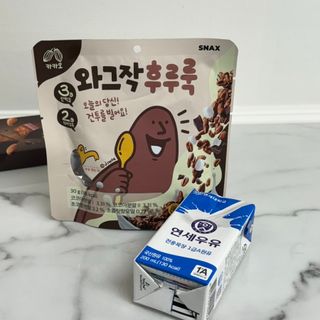스낵스 와그작후루룩 3종_카카오2봉+아몬드2봉+딸기2봉 (총 6봉) — 5점을 준 리뷰어가 2024년 2월 올린 사용 사진