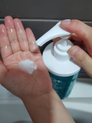 헤어플러스 가는모발용 비타 서플라이 샴푸, 트리트먼트, 앰플 5개SET — 5점을 준 리뷰어가 2021년 7월 올린 사용 사진
