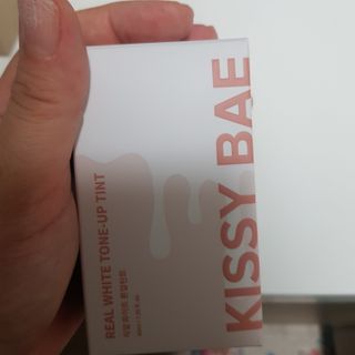 KISSY BAE 키시베이 키시베이 리얼화이트 톤업틴트 — 5점을 준 리뷰어가 2021년 9월 올린 사용 사진