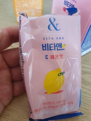 비타앤C 레몬맛, 망고맛 — 5점을 준 리뷰어가 2021년 5월 올린 사용 사진