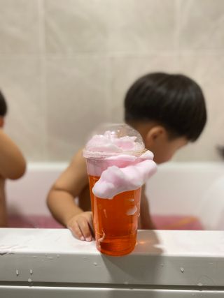 주식회사 권브라더스 [권브라더스] 목욕놀이 필수템, 핑키공주 유아버블클렌저 300ml 대용량 몽글몽글 구름 속 딸기향 — 4점을 준 리뷰어가 2022년 6월 올린 사용 사진