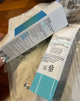 리더스코스메틱 리더스 카밍 바이오틱스 선 에센스 SPF 50+ PA++++ — 5점을 준 리뷰어가 2022년 6월 올린 사용 사진