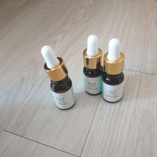 랑팡 EGF+FGF+IGF10ppm 리포좀 앰플 원액 10ml — 5점을 준 리뷰어가 2021년 10월 올린 사용 사진