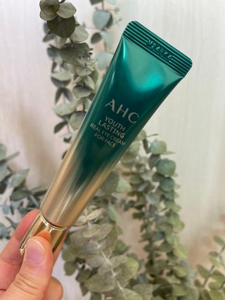 [NEW 탄력유턴 아이크림] AHC 유스 래스팅 리얼 아이크림 포 페이스 — 5점을 준 리뷰어가 2021년 3월 올린 사용 사진