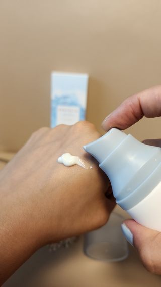 [스킨1004] 마다가스카르 센텔라 히알루-시카 워터핏 선세럼 50ml — 5점을 준 리뷰어가 2024년 5월 올린 사용 사진