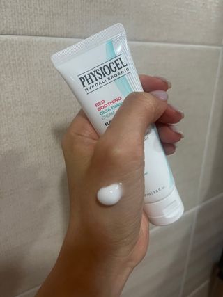 피지오겔 레드수딩 시카밸런스 크림 50ml — 5점을 준 리뷰어가 2022년 4월 올린 사용 사진