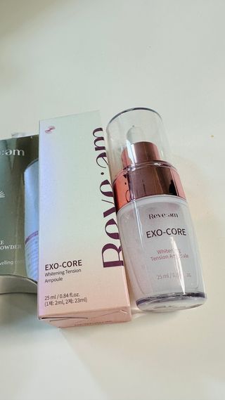 나우 [리브엠] 123억개 엑소좀으로 채운 눈부신 광채, 엑소코어 화이트닝 텐션 앰플 — 4.5점을 준 리뷰어가 2023년 9월 올린 사용 사진