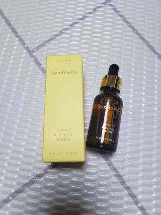 스킨큐어 산다화 비타민c 화이트닝 에센스 30ml — 5점을 준 리뷰어가 2022년 3월 올린 사용 사진
