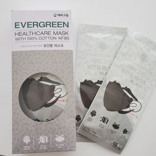 에버그린 순면 끈조절 KF80 마스크 - 화이트/블랙 컬러 대형 - 10매 — 5점을 준 리뷰어가 2021년 6월 올린 사용 사진