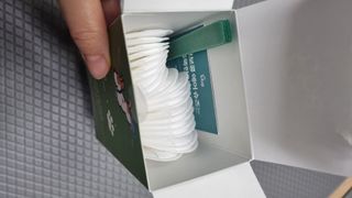 코보콩 에어슈즈 강아지 일회용 신발 소용량 패키지 20매 초경량  미끄럼방지 실내외 겸용 — 4점을 준 리뷰어가 2022년 2월 올린 사용 사진