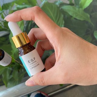 랑팡 EGF+FGF 10ppm 리포좀 앰플 원액 10ml — 2.5점을 준 리뷰어가 2021년 11월 올린 사용 사진