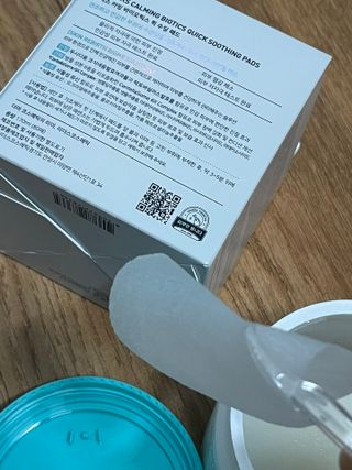 리더스코스메틱 리더스 카밍 바이오틱스 퀵 수딩 패드 — 5점을 준 리뷰어가 2022년 6월 올린 사용 사진