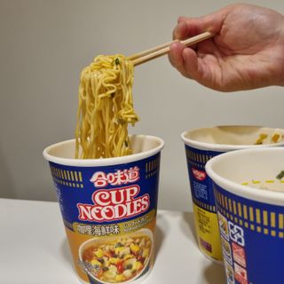 NISSIN 닛신 컵누들  4종 - 씨푸드오리지날, 씨푸드 스파이시, 씨푸드 커리, 씨푸드 XO소스 — 5점을 준 리뷰어가 2022년 11월 올린 사용 사진