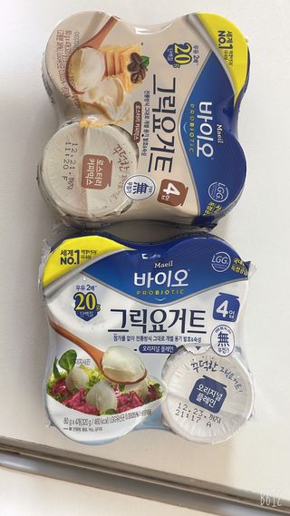 매일바이오 그릭요거트 오리지널 플레인 4개, 로스터리 커피믹스 4개 — 2.5점을 준 리뷰어가 2021년 12월 올린 사용 사진