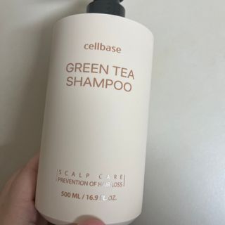 프리마인 더이상 뻣뻣하고 효과없는 탈모샴푸는 NO. 근본부터 케어하는 셀베이스 그린티샴푸(500ml) — 5점을 준 리뷰어가 2023년 5월 올린 사용 사진