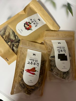자연을담은모듬부각 — 5점을 준 리뷰어가 2022년 1월 올린 사용 사진