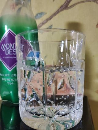 몽베스트 Montbest with Sparkling water Plain 20병 — 5점을 준 리뷰어가 2022년 8월 올린 사용 사진