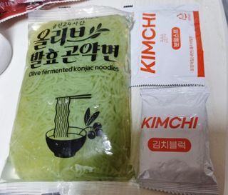 클린24시간 올리브발효곤약면 시원김치면 1세트-(3봉) — 5점을 준 리뷰어가 2023년 12월 올린 사용 사진