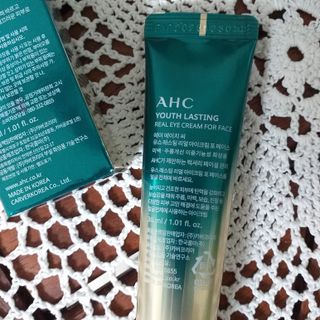[NEW 탄력유턴 아이크림] AHC 유스 래스팅 리얼 아이크림 포 페이스 — 5점을 준 리뷰어가 2021년 4월 올린 사용 사진