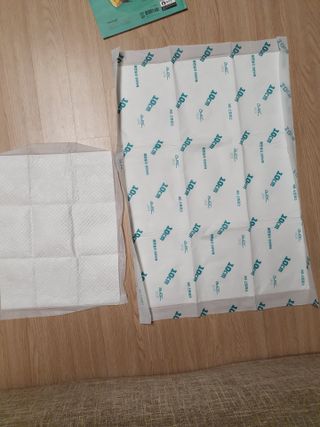 아베크 펫 와이드 프리미엄 대형 애견 강아지 배변 패드 30매 1팩 80g — 5점을 준 리뷰어가 2021년 7월 올린 사용 사진