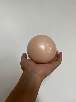 트라택 쿠셔닝 웨이트볼 0.5kg + 1kg SET — 5점을 준 리뷰어가 2022년 6월 올린 사용 사진