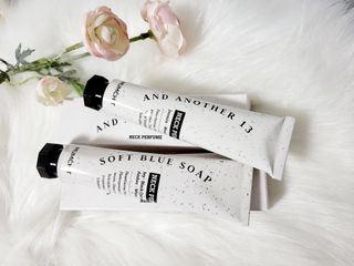 멈칫(MUMCHIT) 넥퍼퓸 NECKPERFUME 2가지 향 — 5점을 준 리뷰어가 2021년 11월 올린 사용 사진